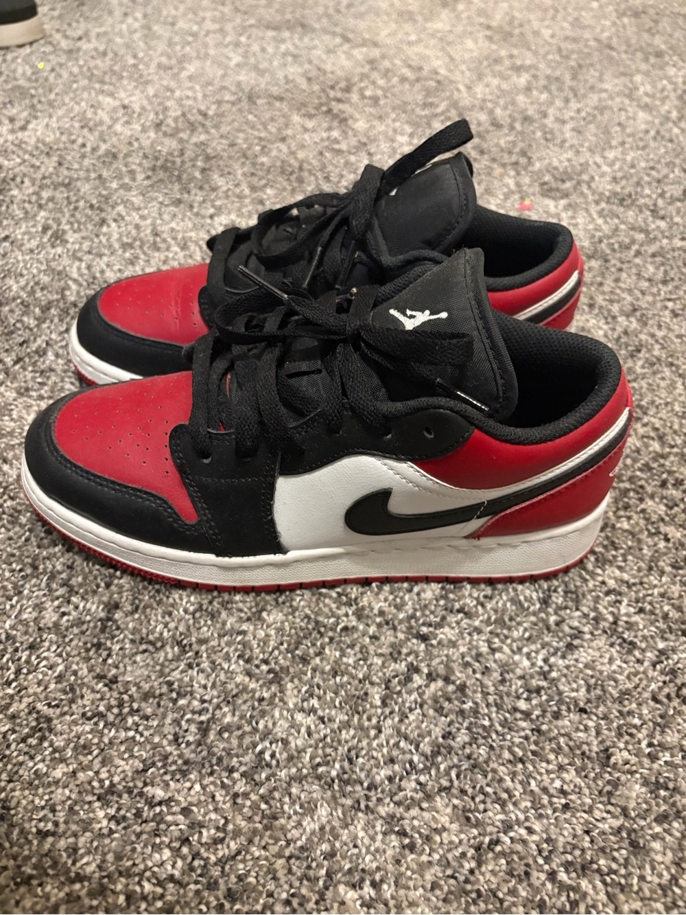 Nike Kids Black Red White Low-Top Sneakers with Swoosh